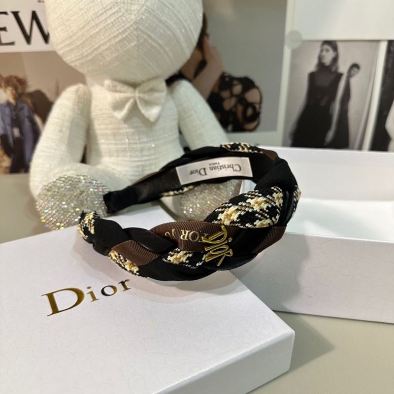 CHRISTIAN DIOR